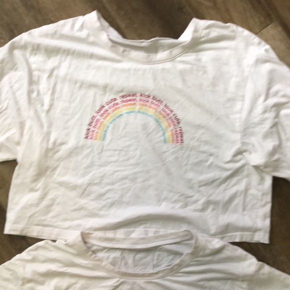 ✨2/$75 ✨Fabletics crop tops - Picture 3 of 3